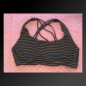Medium Victoria Sport Black White Pinstripe Strappy Crossback Sport Bra